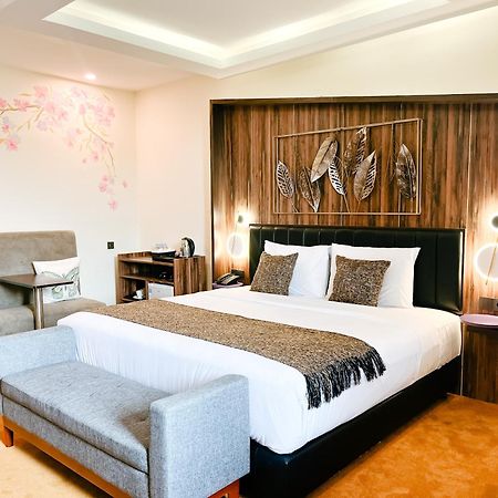 Oak Tree Urban Hotel Джакарта Екстериор снимка