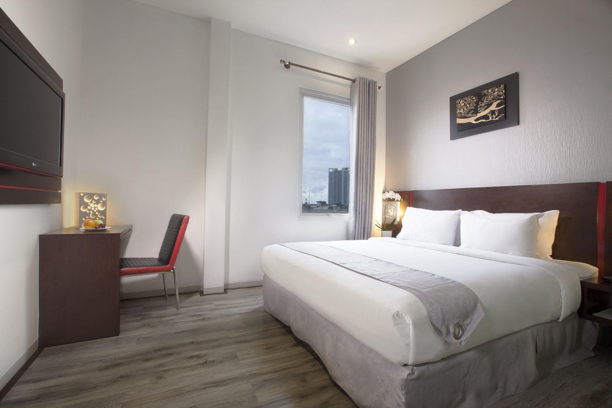Oak Tree Urban Hotel Джакарта Екстериор снимка