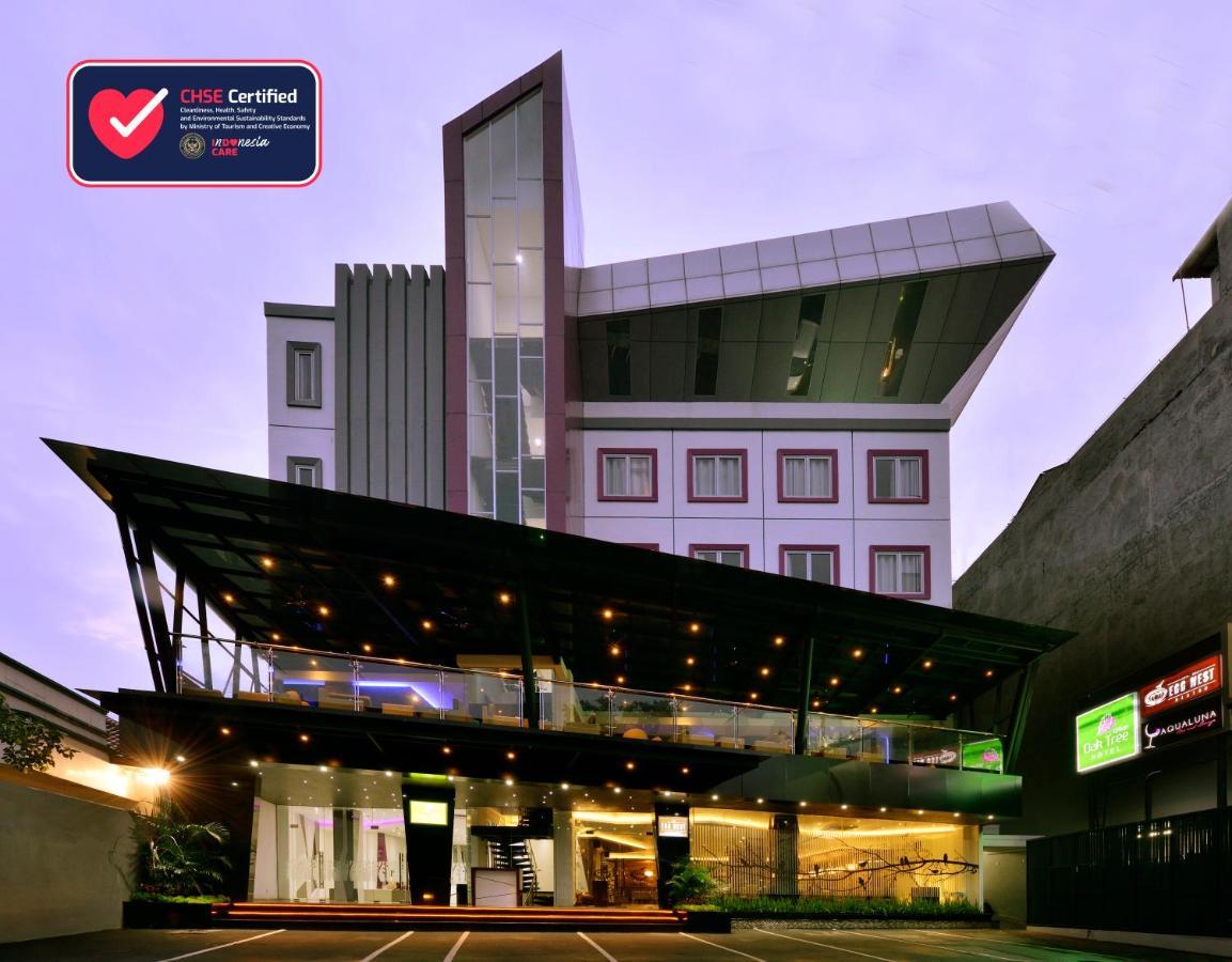 Oak Tree Urban Hotel Джакарта Екстериор снимка