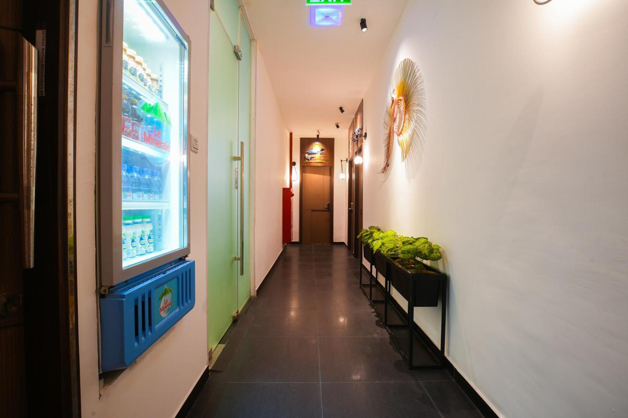 Oak Tree Urban Hotel Джакарта Екстериор снимка