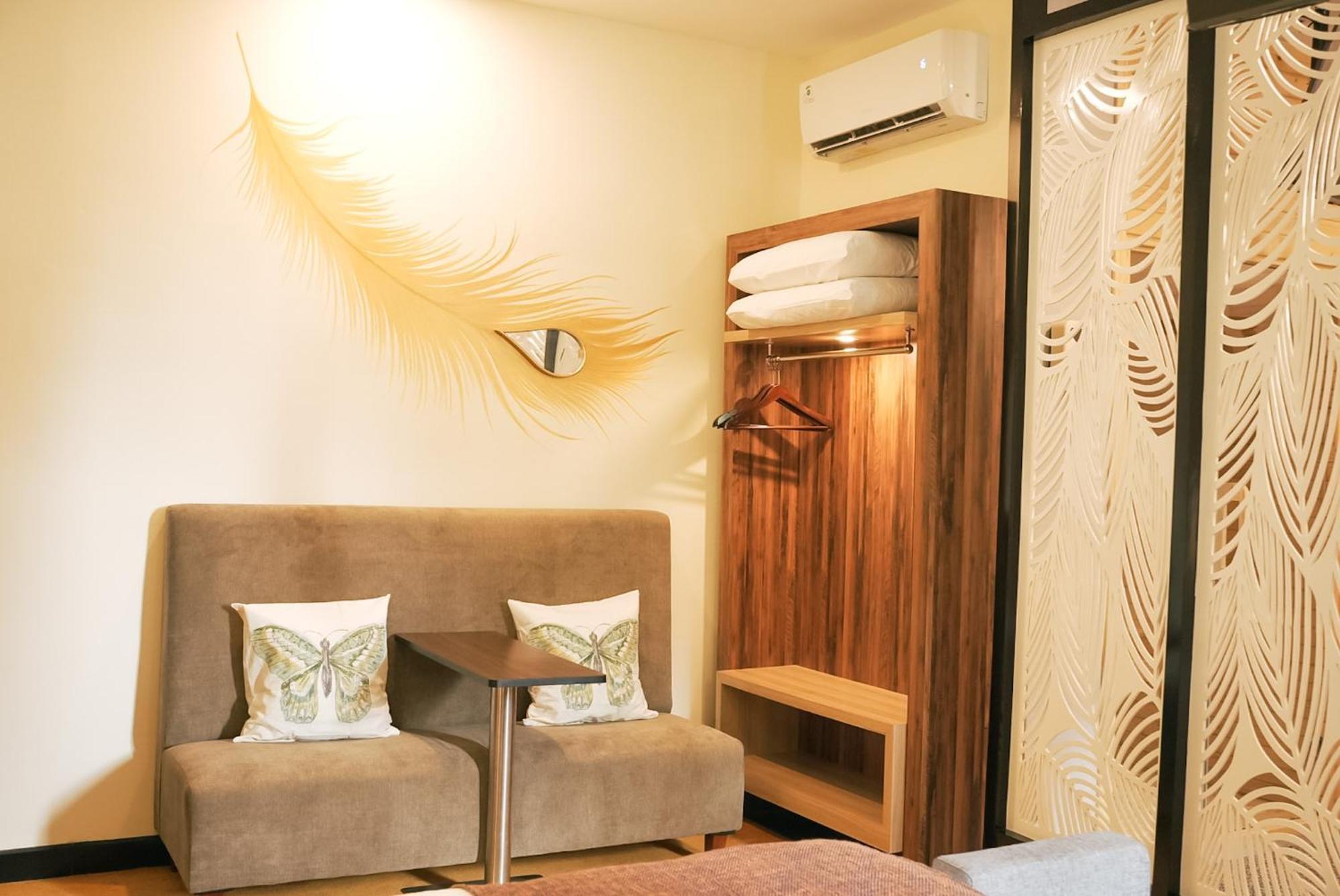 Oak Tree Urban Hotel Джакарта Екстериор снимка