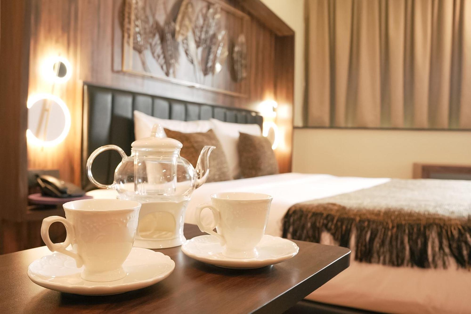 Oak Tree Urban Hotel Джакарта Екстериор снимка