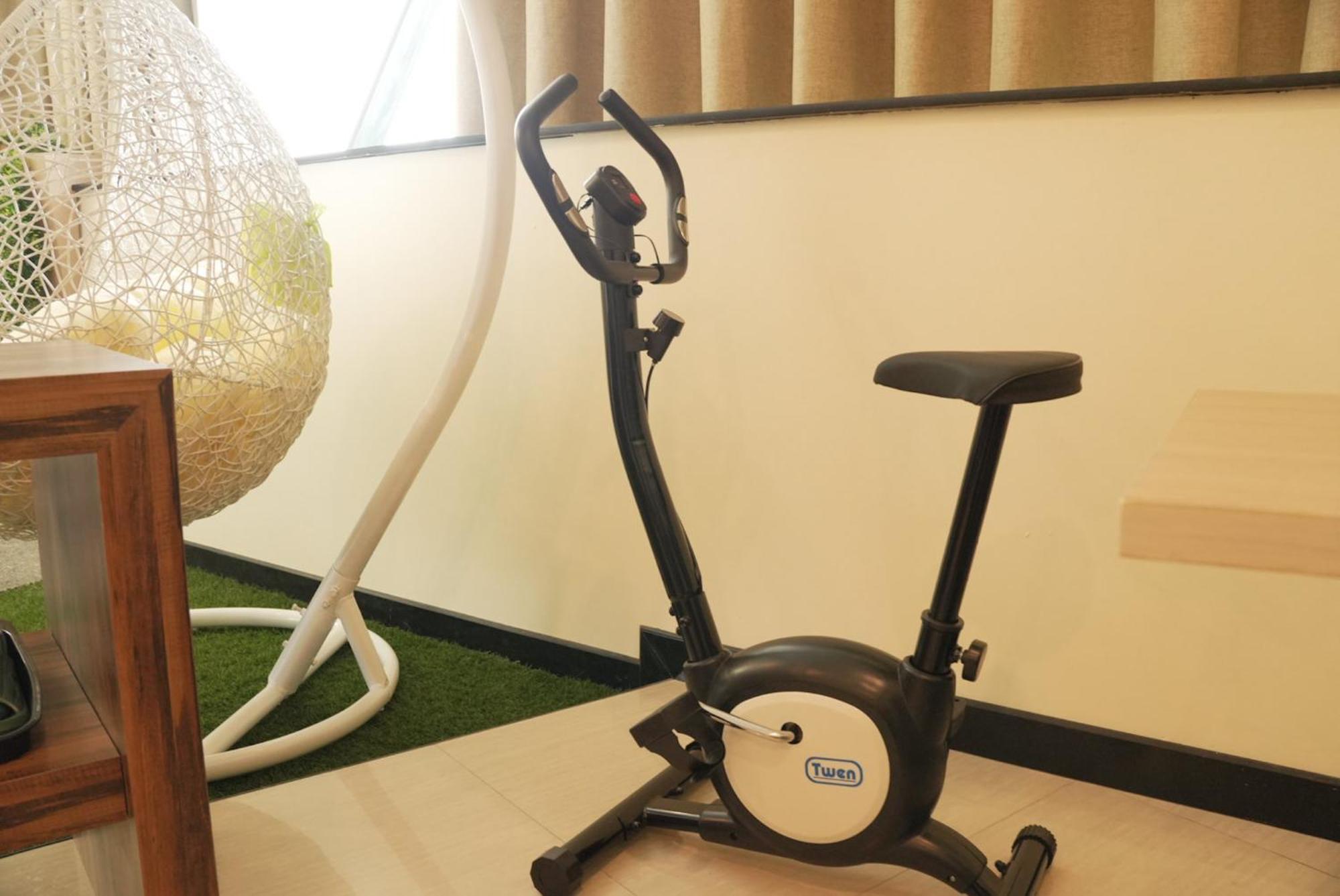 Oak Tree Urban Hotel Джакарта Екстериор снимка