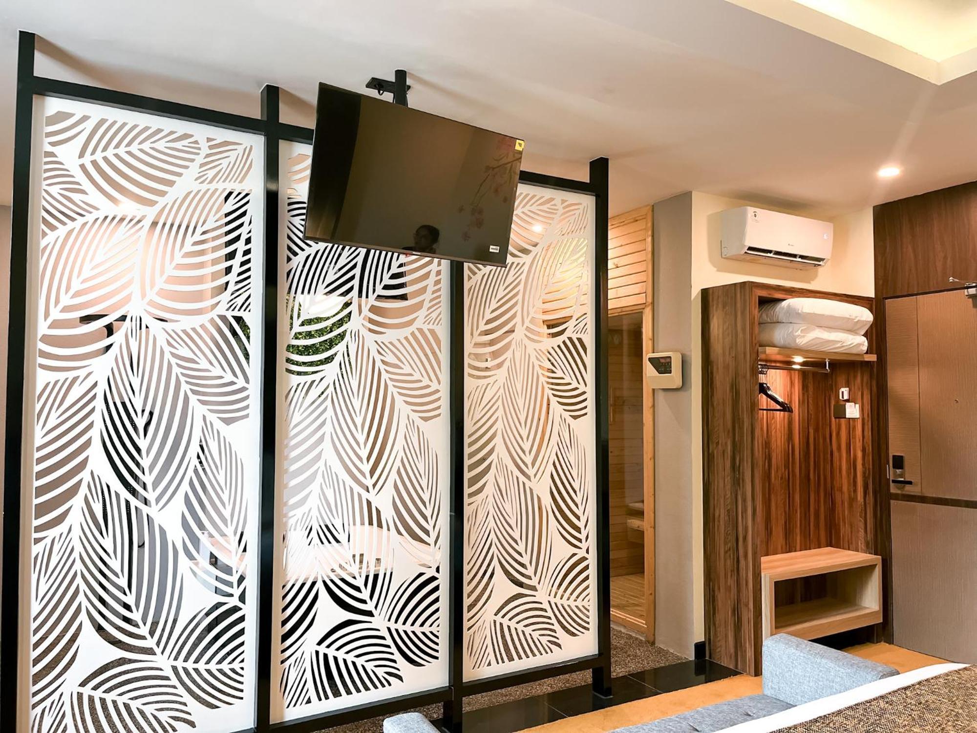 Oak Tree Urban Hotel Джакарта Екстериор снимка