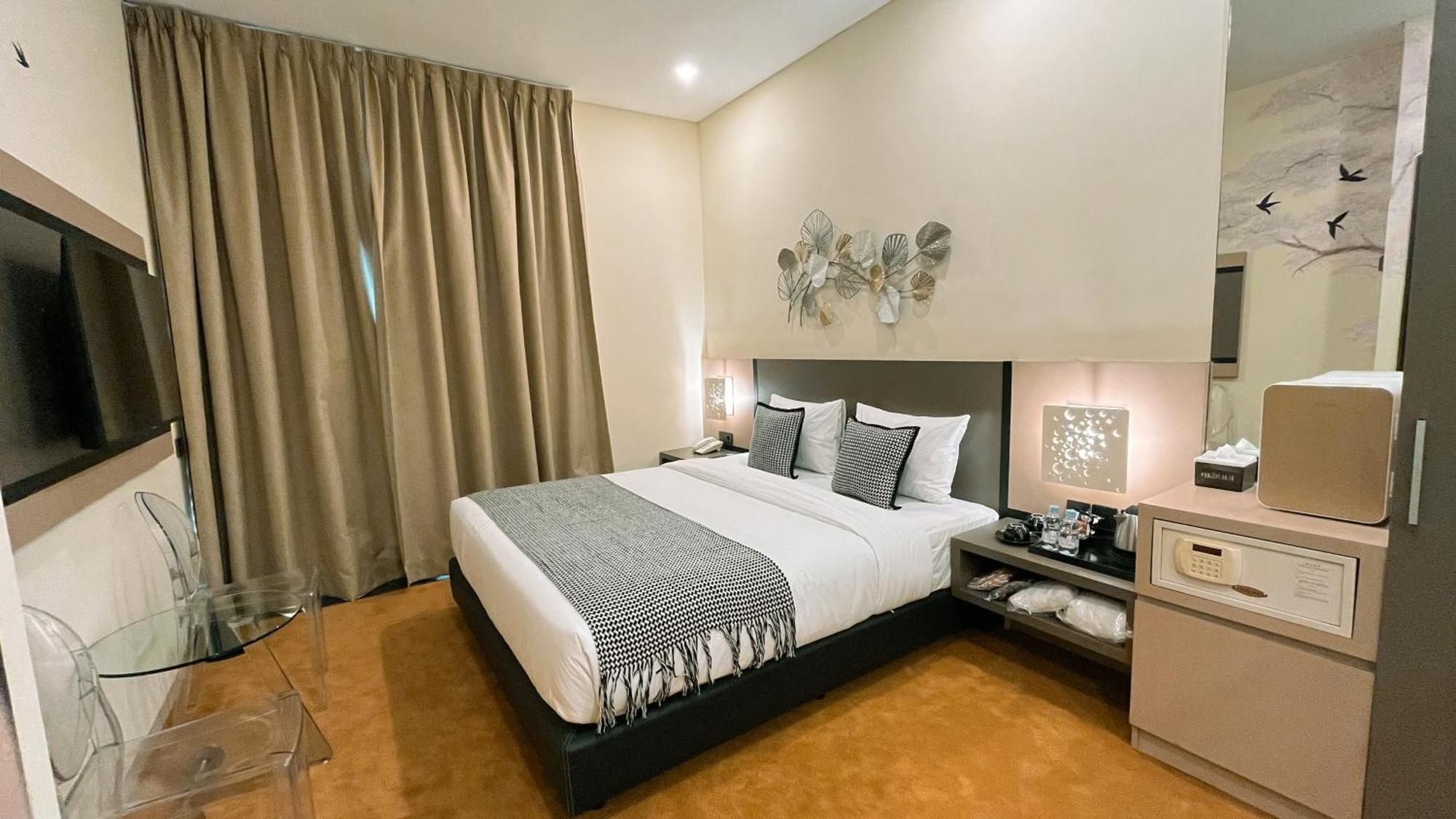 Oak Tree Urban Hotel Джакарта Екстериор снимка