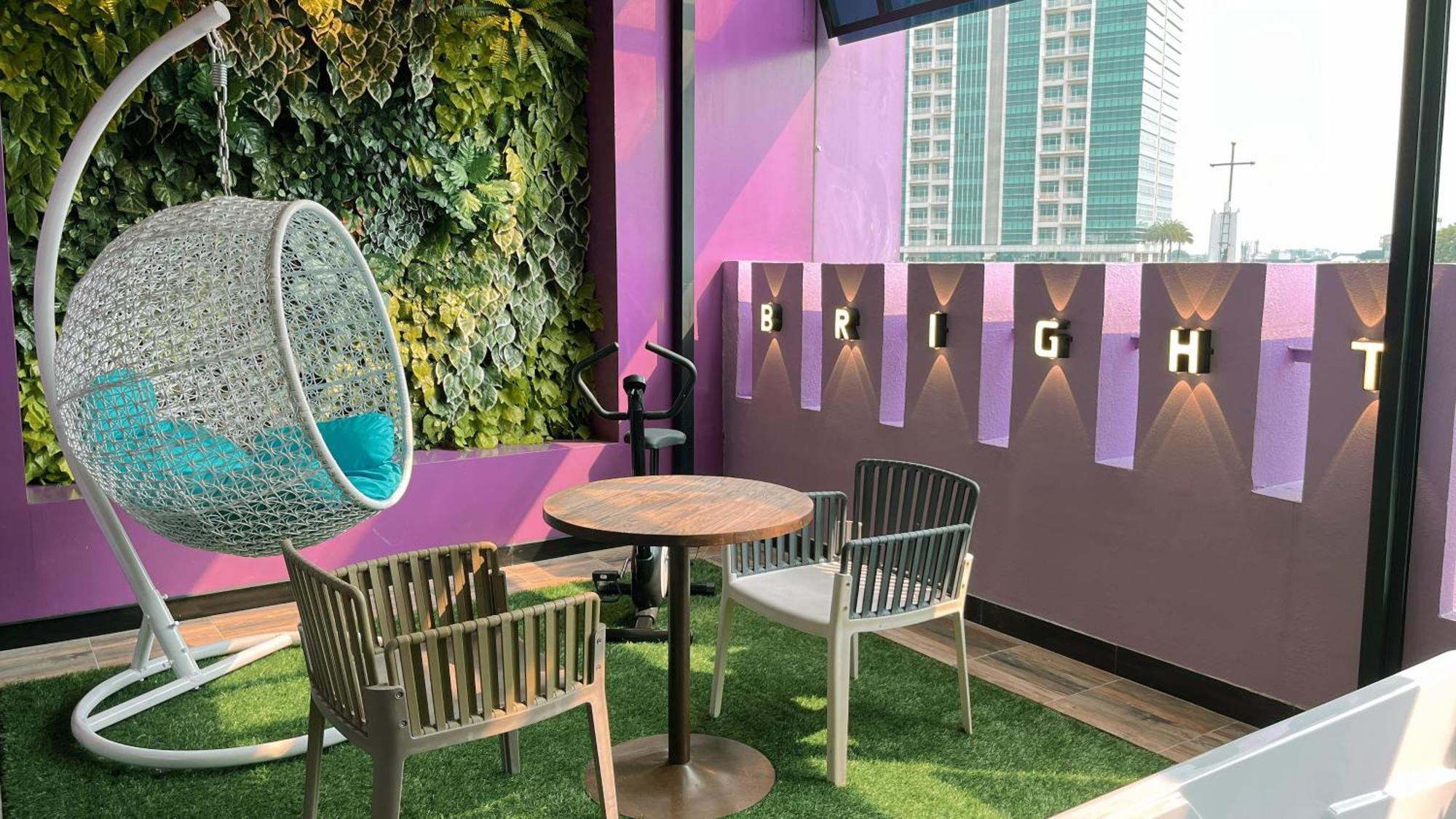 Oak Tree Urban Hotel Джакарта Екстериор снимка