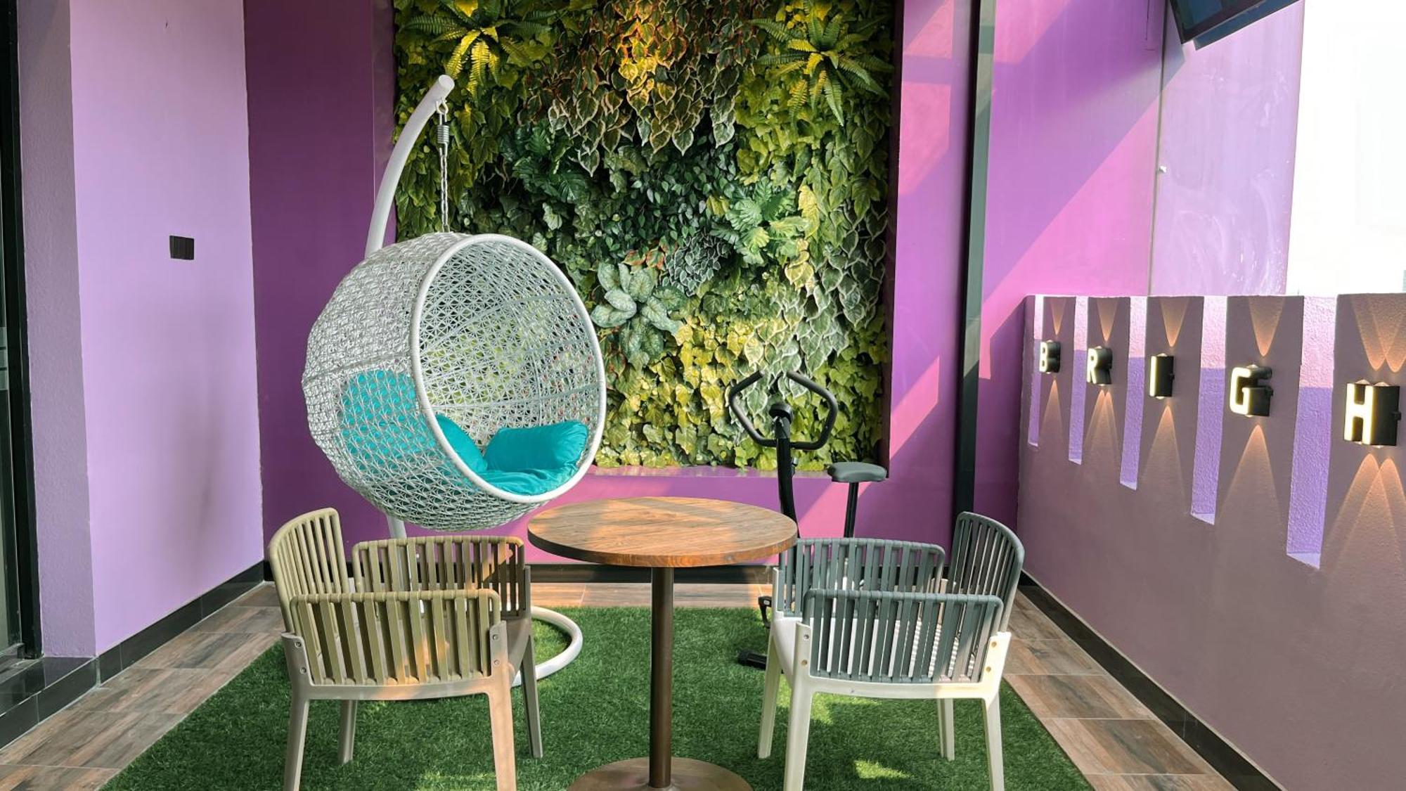 Oak Tree Urban Hotel Джакарта Екстериор снимка