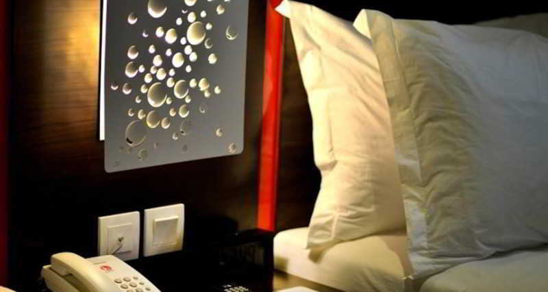 Oak Tree Urban Hotel Джакарта Екстериор снимка